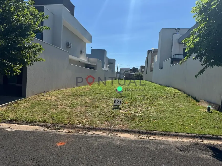 Foto 1 de Terreno / Lote à venda, 250m2 em Marilia - SP