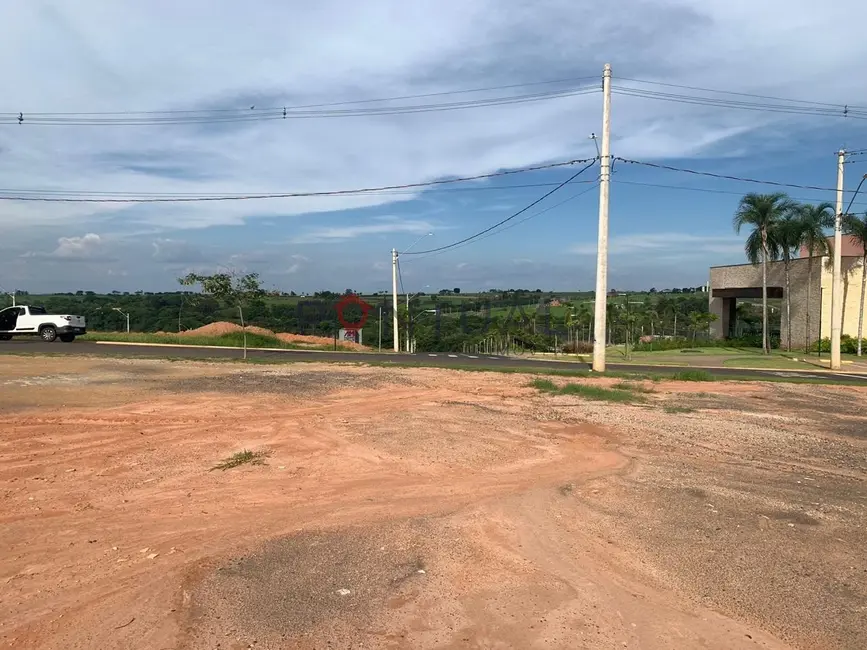 Foto 2 de Terreno / Lote à venda, 300m2 em Marilia - SP