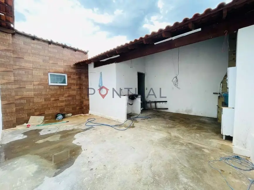 Foto 9 de Casa com 2 quartos para alugar, 120m2 em Conjunto Residencial Alcir Raineri, Marilia - SP