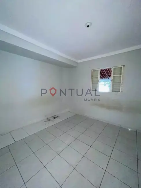 Foto 6 de Casa com 2 quartos para alugar, 120m2 em Conjunto Residencial Alcir Raineri, Marilia - SP