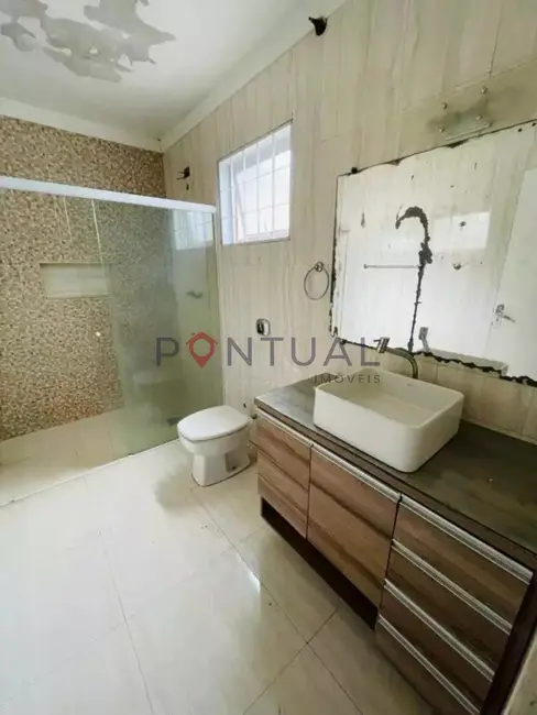 Foto 7 de Casa com 2 quartos para alugar, 120m2 em Conjunto Residencial Alcir Raineri, Marilia - SP