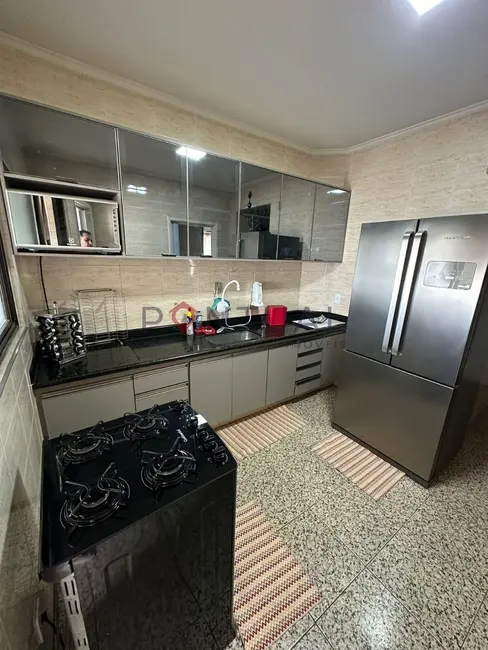 Apartamento com 3 quartos para alugar, 109m2 em Alto Cafezal, Marilia - SP - imagem 5 Foto 5 de Apartamento com 3 quartos para alugar, 109m2 em Alto Cafezal, Marilia - SP