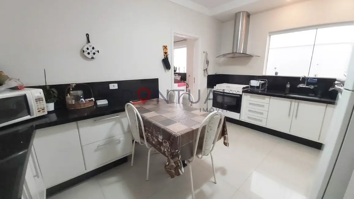 Foto 4 de Casa de Condomínio com 3 quartos para alugar, 300m2 em Jardim Alvorada, Marilia - SP