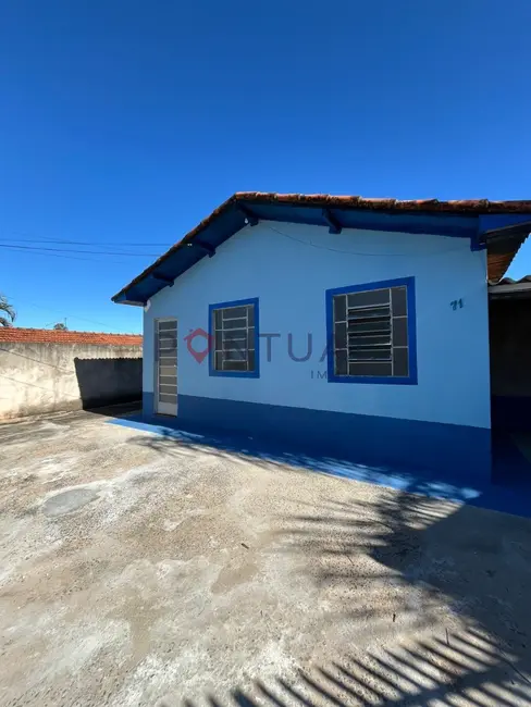 Casa com 3 quartos para alugar, 120m2 em Núcleo Habitacional Presidente Jânio da Silva Quadros, Marilia - SP - imagem 2 Foto 2 de Casa com 3 quartos para alugar, 120m2 em Núcleo Habitacional Presidente Jânio da Silva Quadros, Marilia - SP