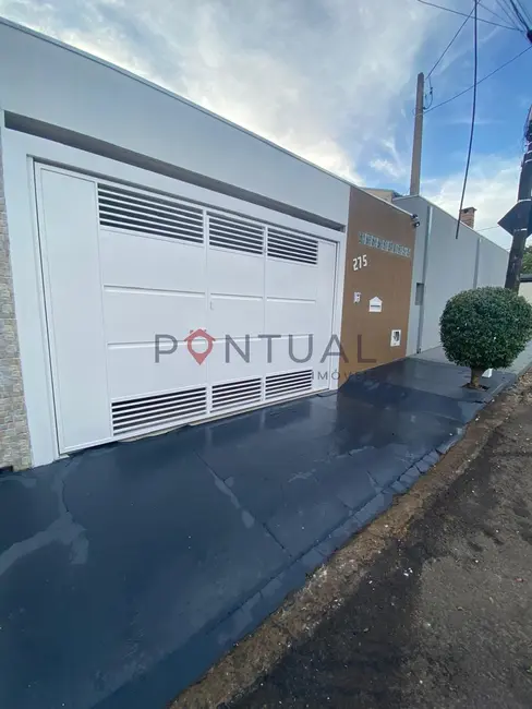 Foto 1 de Casa com 2 quartos para alugar, 107m2 em Betel, Marilia - SP
