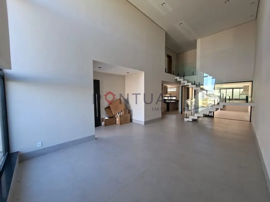 Casa de Condomínio com 3 quartos para alugar, 280m2 em Marilia - SP - imagem 3 Foto 3 de Casa de Condomínio com 3 quartos para alugar, 280m2 em Marilia - SP