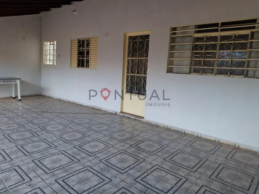 Foto 2 de Casa com 3 quartos à venda, 140m2 em Núcleo Habitacional Costa e Silva, Marilia - SP