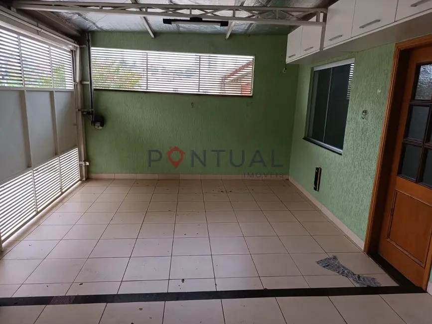 Foto 2 de Casa com 2 quartos para alugar, 120m2 em Banzato, Marilia - SP