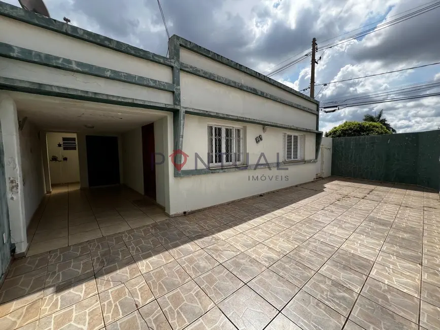 Foto 2 de Casa com 3 quartos à venda e para alugar, 140m2 em Bassan, Marilia - SP