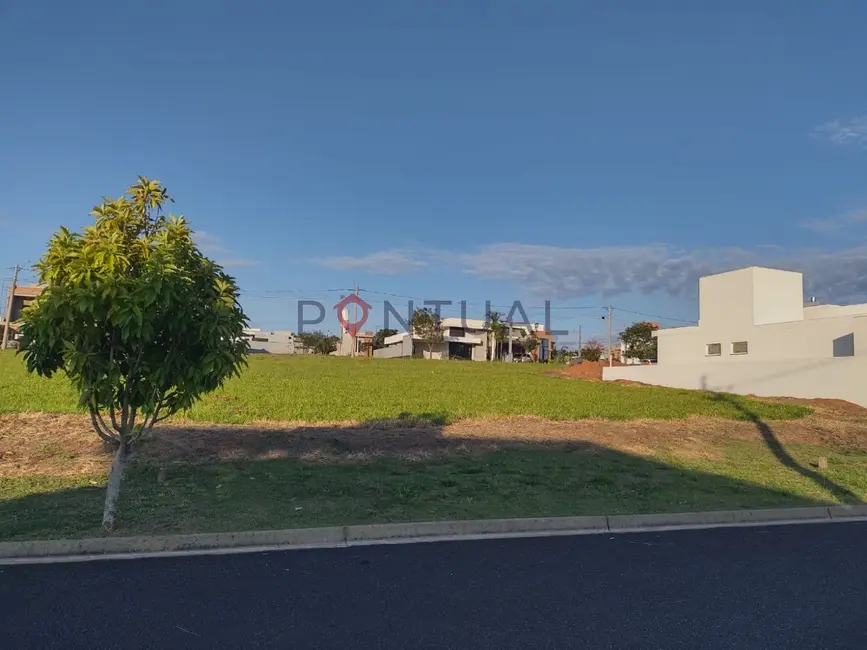 Foto 1 de Terreno / Lote à venda, 281m2 em Marilia - SP