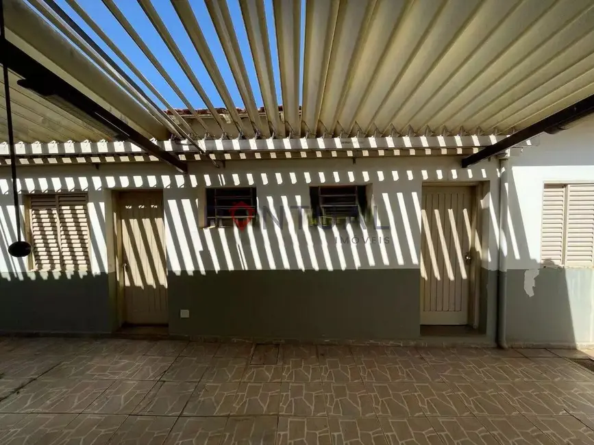 Foto 9 de Casa com 3 quartos para alugar, 551m2 em Montolar, Marilia - SP