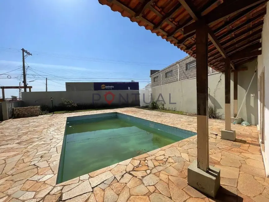 Foto 6 de Casa com 3 quartos para alugar, 551m2 em Montolar, Marilia - SP