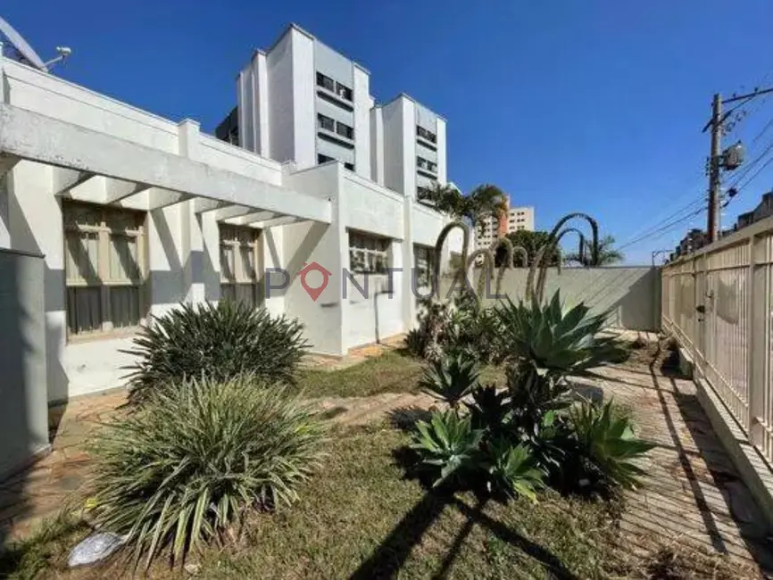 Foto 2 de Casa com 3 quartos para alugar, 551m2 em Montolar, Marilia - SP