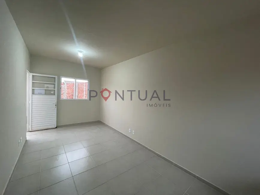 Casa com 2 quartos para alugar, 102m2 em Marilia - SP - imagem 4 Foto 4 de Casa com 2 quartos para alugar, 102m2 em Marilia - SP