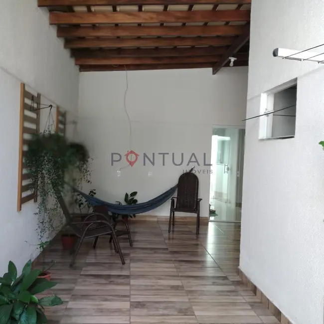 Foto 3 de Casa com 3 quartos à venda, 112m2 em Sérgio Roim (Padre Nóbrega), Marilia - SP