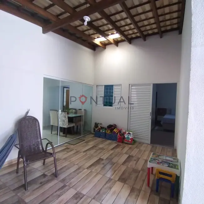 Foto 2 de Casa com 3 quartos à venda, 112m2 em Sérgio Roim (Padre Nóbrega), Marilia - SP