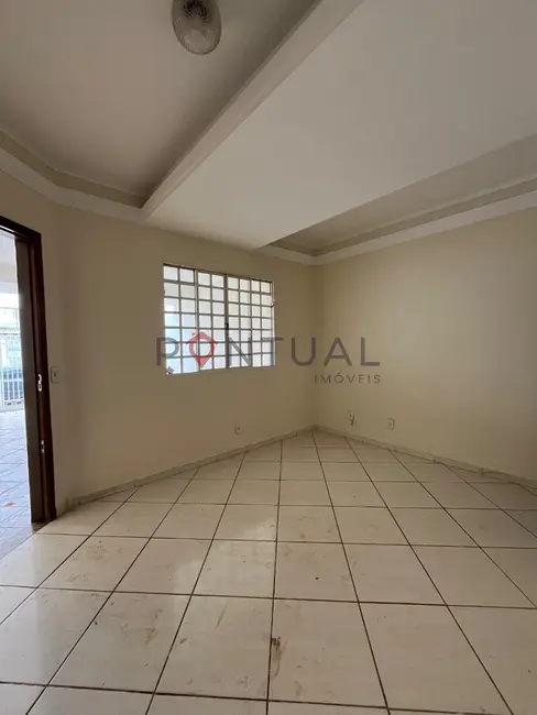 Casa com 3 quartos para alugar, 138m2 em Jardim Portal do Sol, Marilia - SP - imagem 4 Foto 4 de Casa com 3 quartos para alugar, 138m2 em Jardim Portal do Sol, Marilia - SP