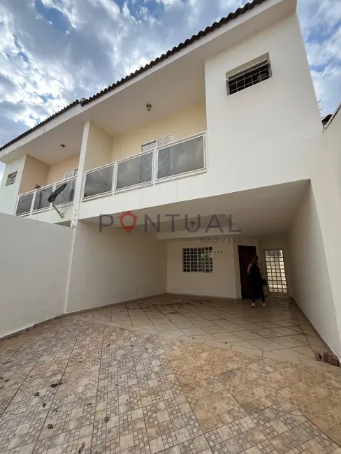 Casa com 3 quartos para alugar, 138m2 em Jardim Portal do Sol, Marilia - SP - imagem 2 Foto 2 de Casa com 3 quartos para alugar, 138m2 em Jardim Portal do Sol, Marilia - SP