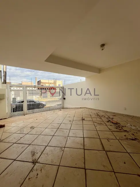 Casa com 3 quartos para alugar, 138m2 em Jardim Portal do Sol, Marilia - SP - imagem 3 Foto 3 de Casa com 3 quartos para alugar, 138m2 em Jardim Portal do Sol, Marilia - SP