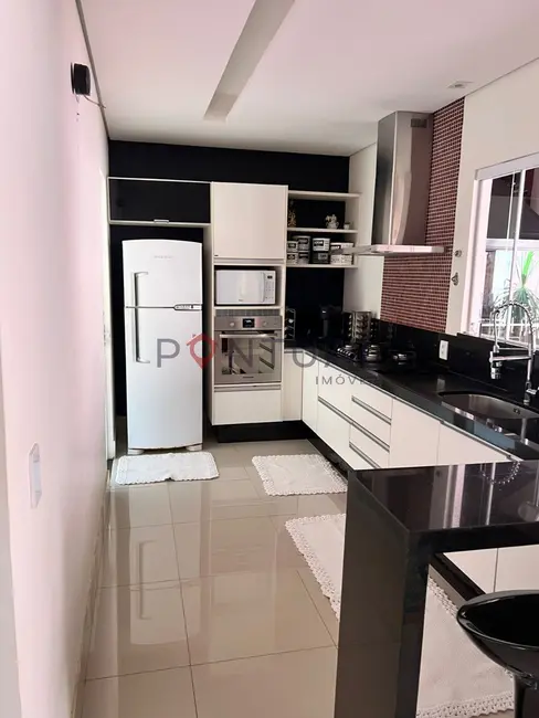 Foto 2 de Casa de Condomínio com 2 quartos à venda, 135m2 em Jardim Nazareth, Marilia - SP