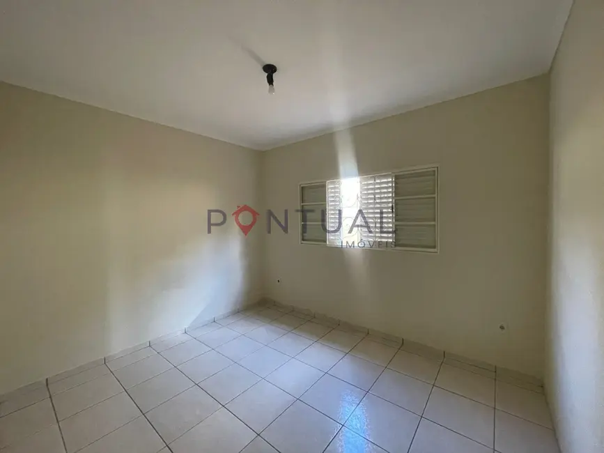 Casa com 4 quartos para alugar, 115m2 em Jardim Esplanada, Marilia - SP - imagem 6 Foto 6 de Casa com 4 quartos para alugar, 115m2 em Jardim Esplanada, Marilia - SP
