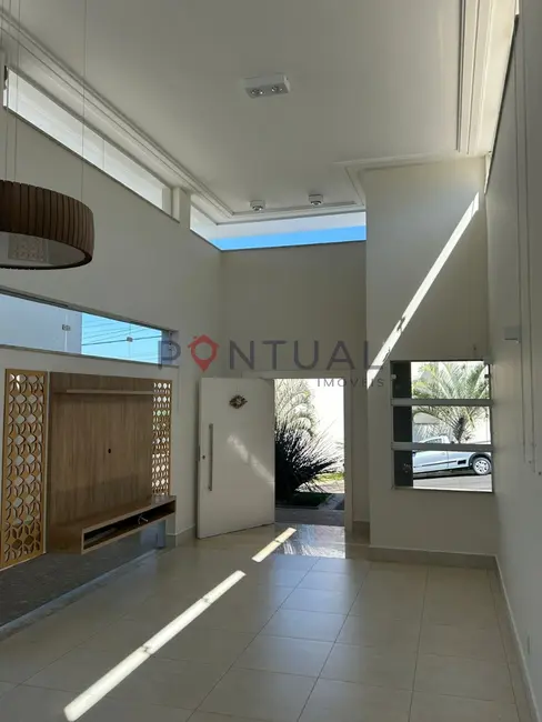 Foto 4 de Casa de Condomínio com 3 quartos para alugar, 230m2 em Jardim Colibri, Marilia - SP