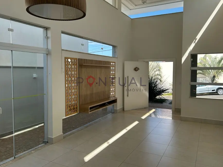 Foto 5 de Casa de Condomínio com 3 quartos para alugar, 230m2 em Jardim Colibri, Marilia - SP