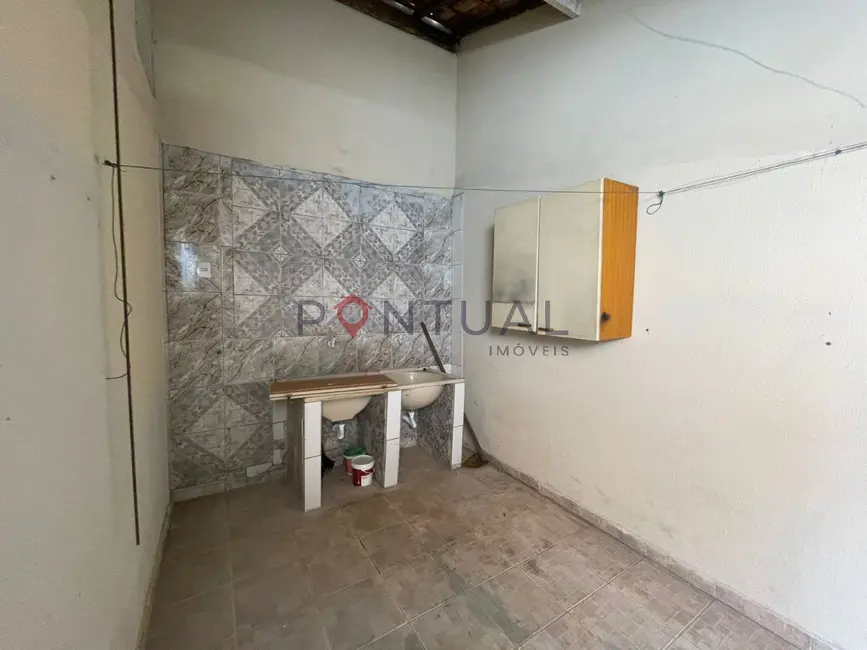 Casa com 2 quartos para alugar em Jardim Edisom da Silva Lima, Marilia - SP - imagem 9 Foto 9 de Casa com 2 quartos para alugar em Jardim Edisom da Silva Lima, Marilia - SP