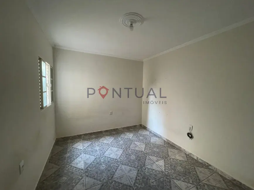 Casa com 2 quartos para alugar em Jardim Edisom da Silva Lima, Marilia - SP - imagem 7 Foto 7 de Casa com 2 quartos para alugar em Jardim Edisom da Silva Lima, Marilia - SP