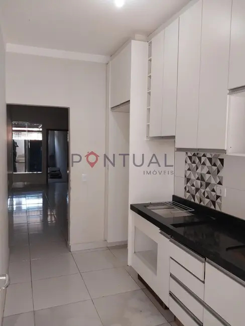 Casa com 2 quartos à venda, 100m2 em Jardim Edisom da Silva Lima, Marilia - SP - imagem 3 Foto 3 de Casa com 2 quartos à venda, 100m2 em Jardim Edisom da Silva Lima, Marilia - SP
