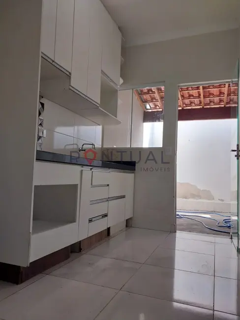 Casa com 2 quartos à venda, 100m2 em Jardim Edisom da Silva Lima, Marilia - SP - imagem 5 Foto 5 de Casa com 2 quartos à venda, 100m2 em Jardim Edisom da Silva Lima, Marilia - SP