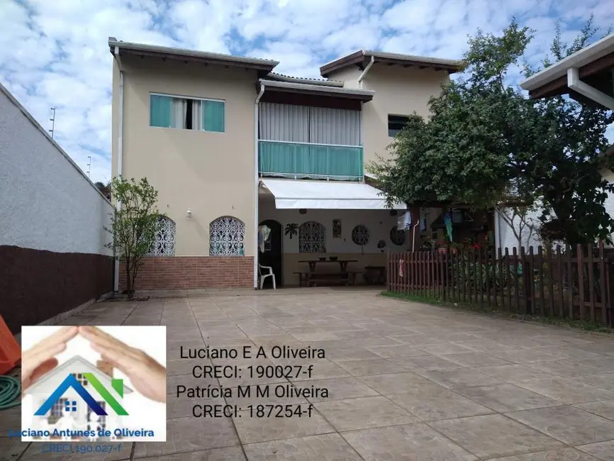 Foto 2 de Sobrado com 5 quartos à venda, 185m2 em Jardim Nomar, Caraguatatuba - SP