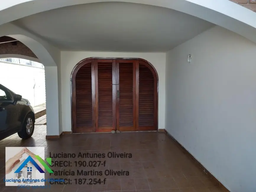 Casa com 3 quartos à venda, 210m2 em Jardim Primavera, Caraguatatuba - SP - imagem 3 Foto 3 de Casa com 3 quartos à venda, 210m2 em Jardim Primavera, Caraguatatuba - SP