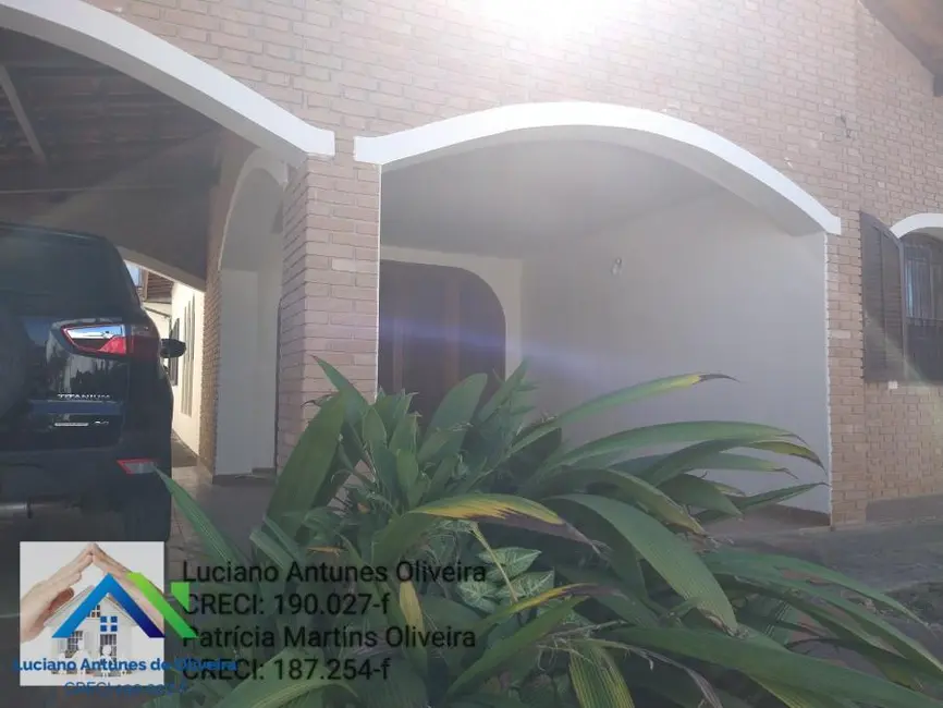 Casa com 3 quartos à venda, 210m2 em Jardim Primavera, Caraguatatuba - SP - imagem 4 Foto 4 de Casa com 3 quartos à venda, 210m2 em Jardim Primavera, Caraguatatuba - SP