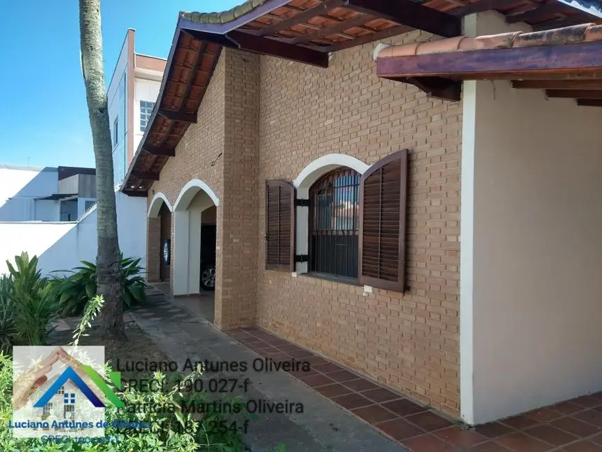 Foto 2 de Casa com 3 quartos à venda, 210m2 em Jardim Primavera, Caraguatatuba - SP