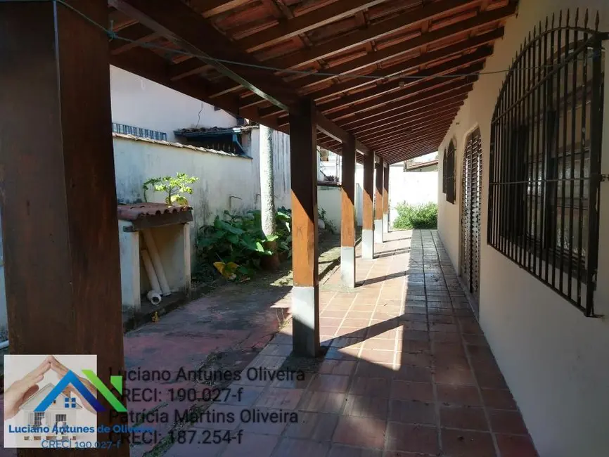 Casa com 3 quartos à venda, 210m2 em Jardim Primavera, Caraguatatuba - SP - imagem 5 Foto 5 de Casa com 3 quartos à venda, 210m2 em Jardim Primavera, Caraguatatuba - SP