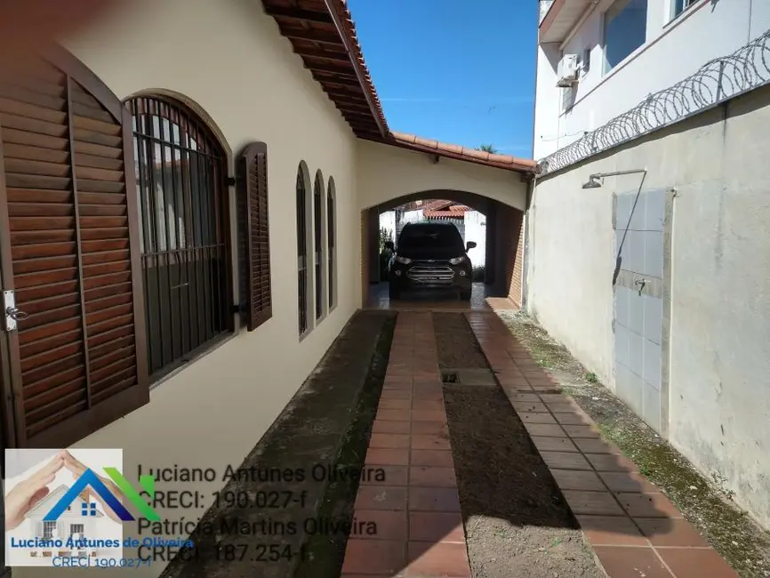 Casa com 3 quartos à venda, 210m2 em Jardim Primavera, Caraguatatuba - SP - imagem 9 Foto 9 de Casa com 3 quartos à venda, 210m2 em Jardim Primavera, Caraguatatuba - SP