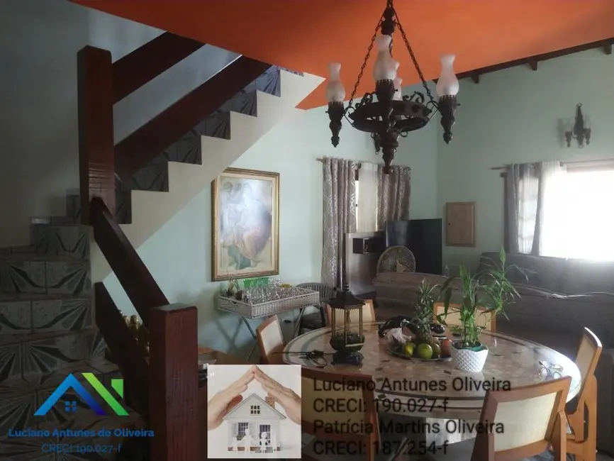 Casa com 3 quartos à venda, 208m2 em Pontal de Santa Marina, Caraguatatuba - SP - imagem 3 Foto 3 de Casa com 3 quartos à venda, 208m2 em Pontal de Santa Marina, Caraguatatuba - SP