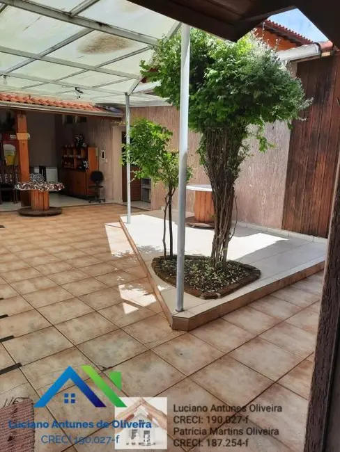 Foto 5 de Sobrado com 5 quartos à venda, 240m2 em Jardim Britânia, Caraguatatuba - SP