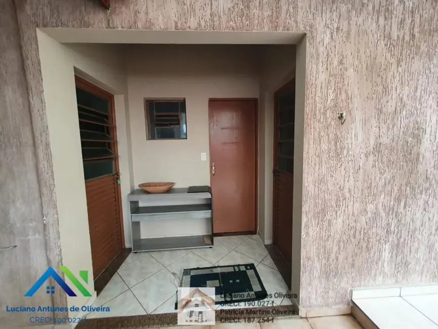 Foto 8 de Sobrado com 5 quartos à venda, 240m2 em Jardim Britânia, Caraguatatuba - SP