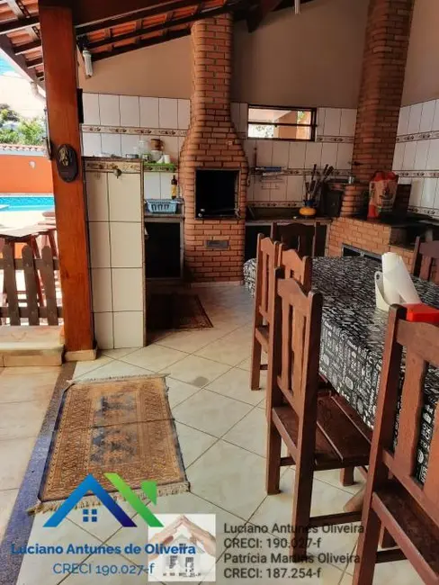 Foto 3 de Sobrado com 5 quartos à venda, 240m2 em Jardim Britânia, Caraguatatuba - SP