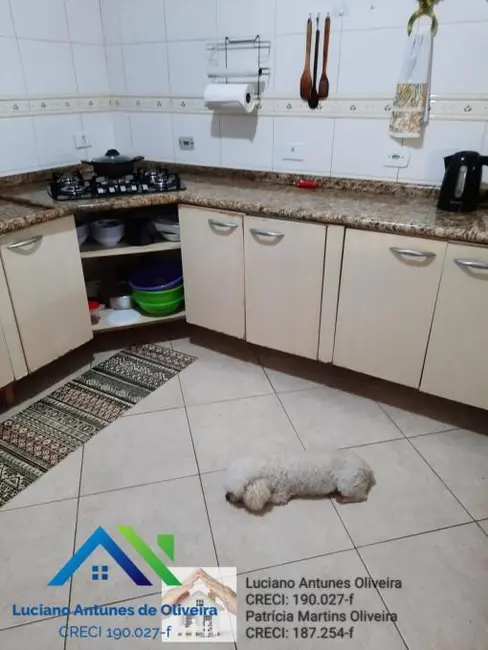 Foto 6 de Sobrado com 5 quartos à venda, 240m2 em Jardim Britânia, Caraguatatuba - SP