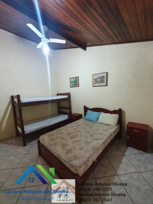 Foto 2 de Sobrado com 5 quartos à venda, 240m2 em Jardim Britânia, Caraguatatuba - SP