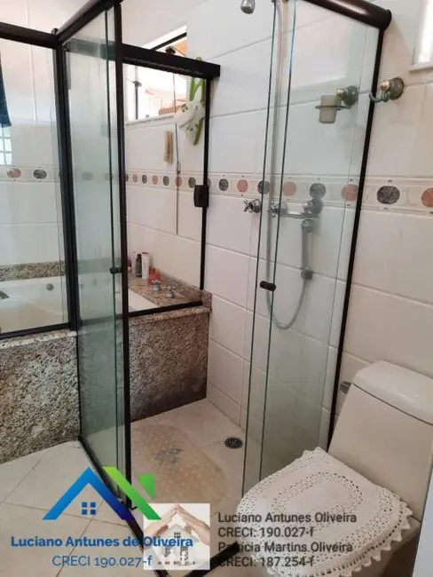 Foto 9 de Sobrado com 5 quartos à venda, 240m2 em Jardim Britânia, Caraguatatuba - SP