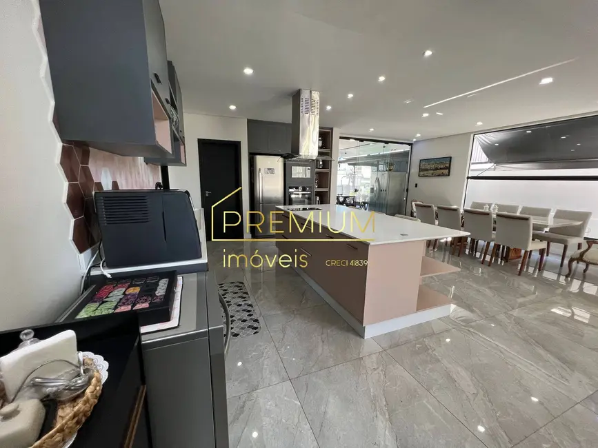 Foto 6 de Casa com 3 quartos à venda, 229m2 em Medeiros, Jundiai - SP