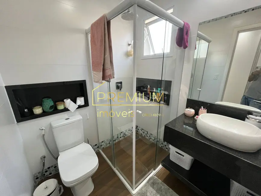 Casa com 3 quartos à venda, 505m2 em Medeiros, Jundiai - SP - imagem 3 Foto 3 de Casa com 3 quartos à venda, 505m2 em Medeiros, Jundiai - SP