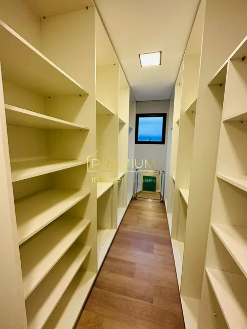 Foto 2 de Casa com 4 quartos à venda, 284m2 em Jundiai - SP