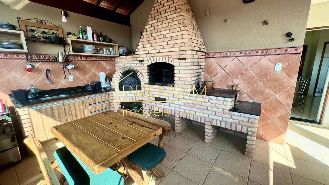 Foto 1 de Casa com 4 quartos à venda, 271m2 em Medeiros, Jundiai - SP