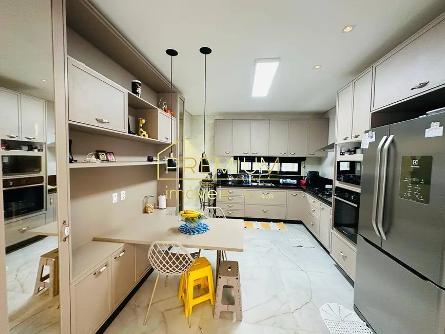 Foto 3 de Casa com 4 quartos à venda, 351m2 em Jundiai - SP