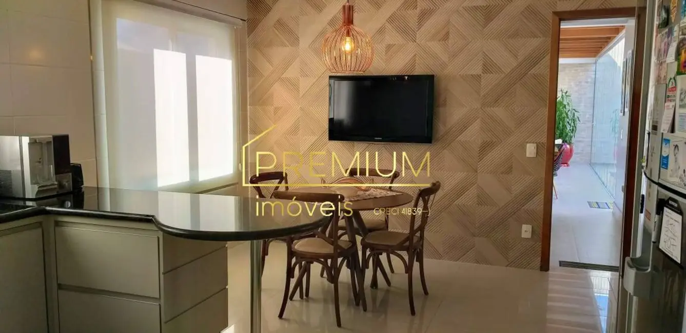 Casa com 3 quartos à venda, 300m2 em Engordadouro, Jundiai - SP - imagem 3 Foto 3 de Casa com 3 quartos à venda, 300m2 em Engordadouro, Jundiai - SP